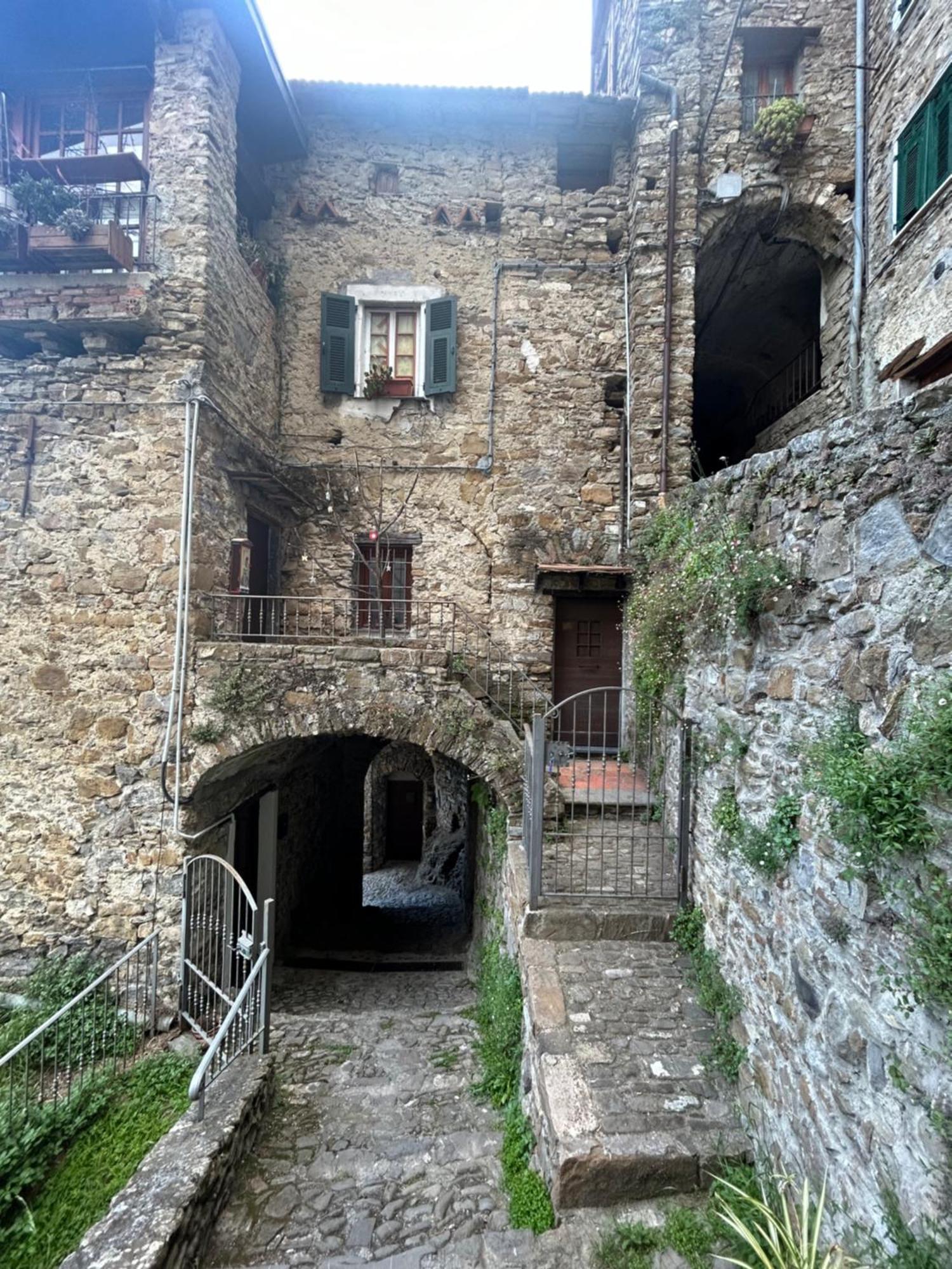 Le Chat Apricale Exterior photo